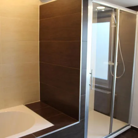 Golden Tulip דירה